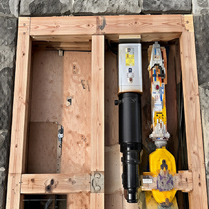 Lifting motor and control system installation